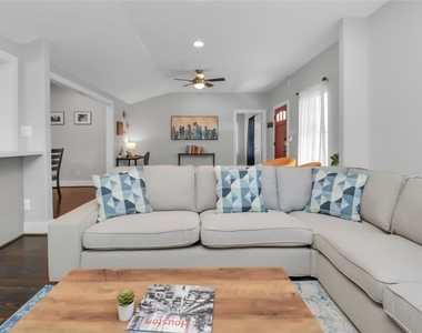 5705 Cochran Street - Photo Thumbnail 5