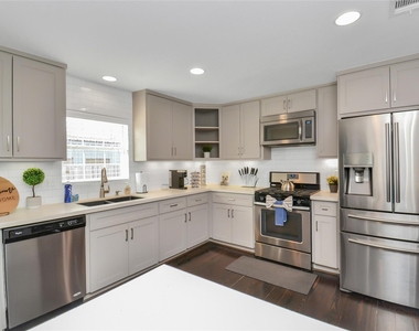 5705 Cochran Street - Photo Thumbnail 11