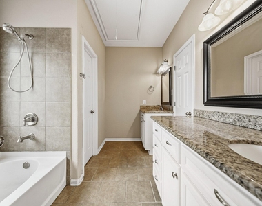 5303 Avenue J - Photo Thumbnail 6