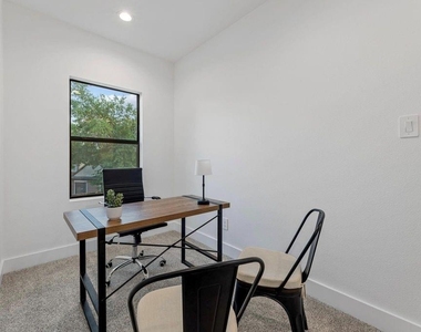 518 Clinton Street - Photo Thumbnail 9