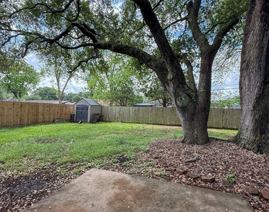 6007 Dryad Drive - Photo Thumbnail 20