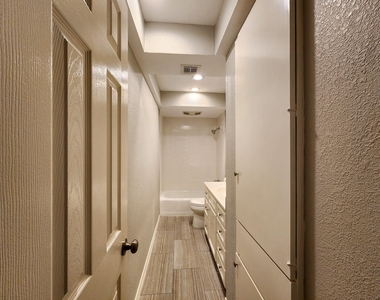 6007 Dryad Drive - Photo Thumbnail 9