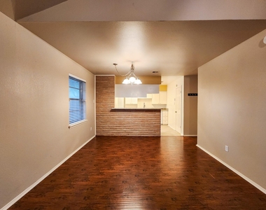 6007 Dryad Drive - Photo Thumbnail 7