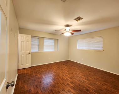 6007 Dryad Drive - Photo Thumbnail 11