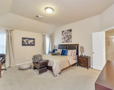 19107 Mustang Pointe Lane - Photo Thumbnail 7