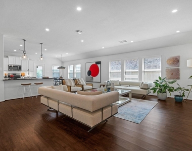 25915 Aura Lake Lane - Photo Thumbnail 6