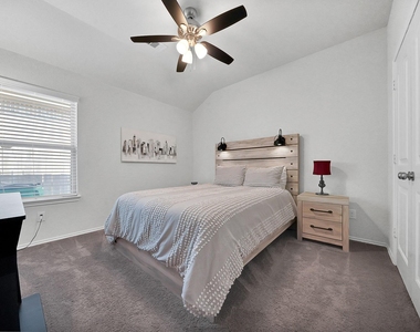 25915 Aura Lake Lane - Photo Thumbnail 23
