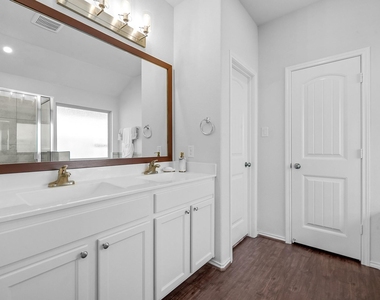 25915 Aura Lake Lane - Photo Thumbnail 19