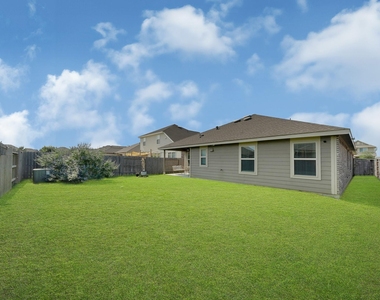 25915 Aura Lake Lane - Photo Thumbnail 25