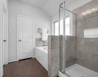 25915 Aura Lake Lane - Photo Thumbnail 18