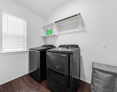 25915 Aura Lake Lane - Photo Thumbnail 14