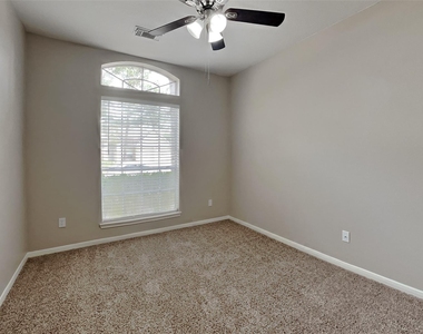 17111 Cradle Cove Court - Photo Thumbnail 12