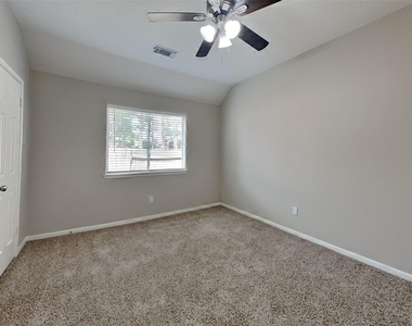 17111 Cradle Cove Court - Photo Thumbnail 9