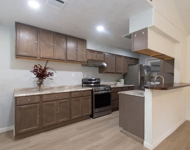 5704 Leggett Lane - Photo Thumbnail 7