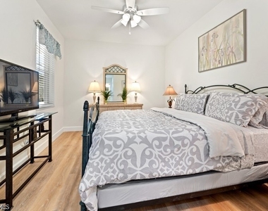 9450 Highland Woods - Photo Thumbnail 8
