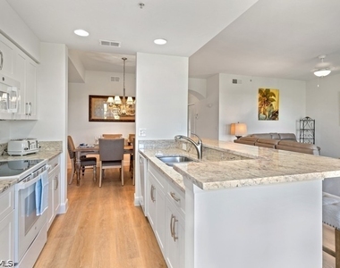 9450 Highland Woods - Photo Thumbnail 3