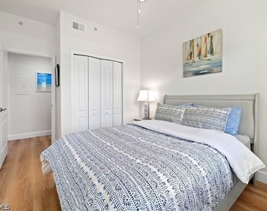 9450 Highland Woods - Photo Thumbnail 11