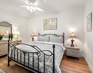 9450 Highland Woods - Photo Thumbnail 7