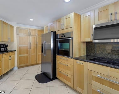 701 N Barfield Drive - Photo Thumbnail 9