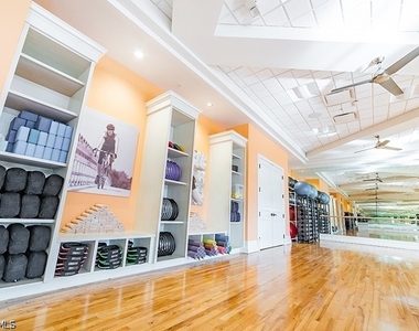 7563 Moorgate Point Way - Photo Thumbnail 33