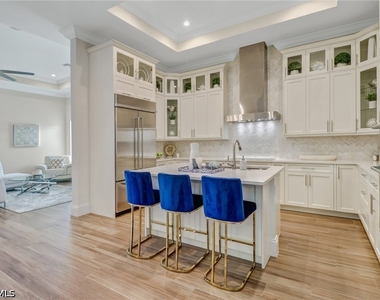 2875 Coco Lakes Drive - Photo Thumbnail 6