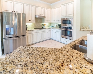 9372 Vercelli Court - Photo Thumbnail 12