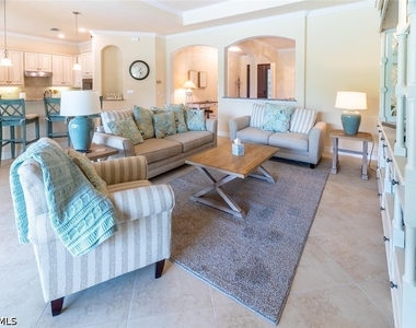 9372 Vercelli Court - Photo Thumbnail 13