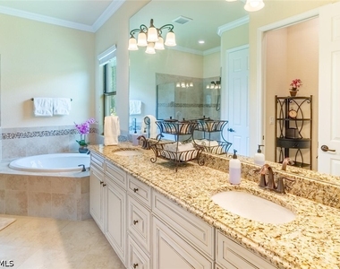 9372 Vercelli Court - Photo Thumbnail 21