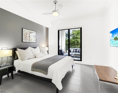 1035 3rd Avenue S - Photo Thumbnail 4