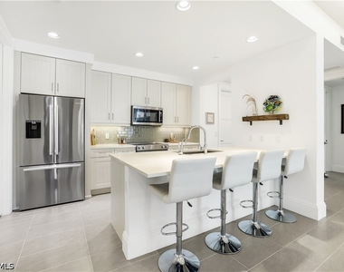 1035 3rd Avenue S - Photo Thumbnail 7