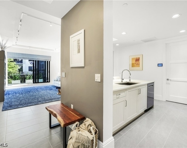 1035 3rd Avenue S - Photo Thumbnail 6