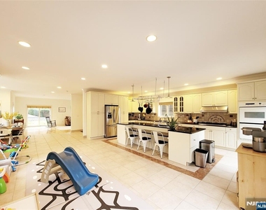 441 Piermont - Photo Thumbnail 7