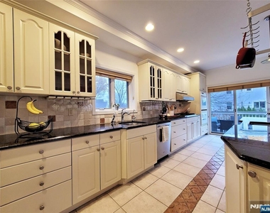 441 Piermont - Photo Thumbnail 8