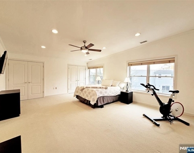 441 Piermont - Photo Thumbnail 12