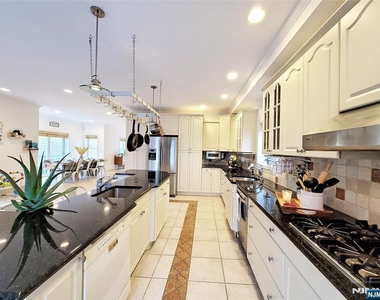 441 Piermont - Photo Thumbnail 9