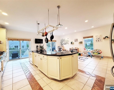 441 Piermont - Photo Thumbnail 6