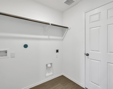1615 Oleander Greens Drive - Photo Thumbnail 16