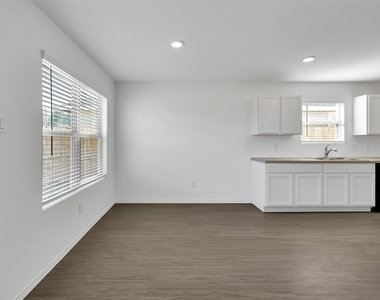 1615 Oleander Greens Drive - Photo Thumbnail 6