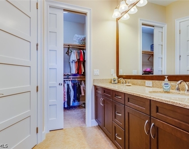 7096 Dominica Drive - Photo Thumbnail 9