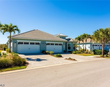 7096 Dominica Drive - Photo Thumbnail 16