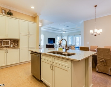 7096 Dominica Drive - Photo Thumbnail 5