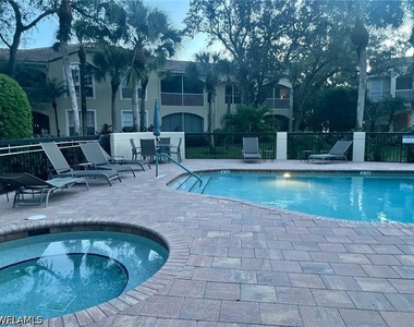 56 Silver Oaks Circle - Photo Thumbnail 8