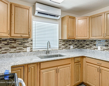 175 Nw Valencia Road - Photo Thumbnail 9