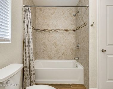 175 Nw Valencia Road - Photo Thumbnail 16