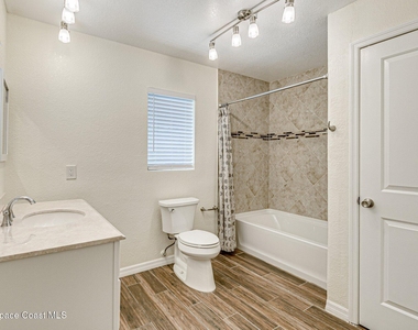 175 Nw Valencia Road - Photo Thumbnail 14