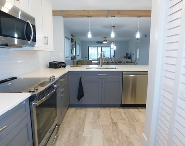 3160 N Atlantic Avenue - Photo Thumbnail 4