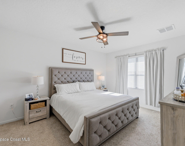 4687 Magenta Isles Drive - Photo Thumbnail 18