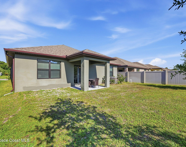 4687 Magenta Isles Drive - Photo Thumbnail 16