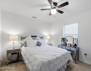 4687 Magenta Isles Drive - Photo Thumbnail 6