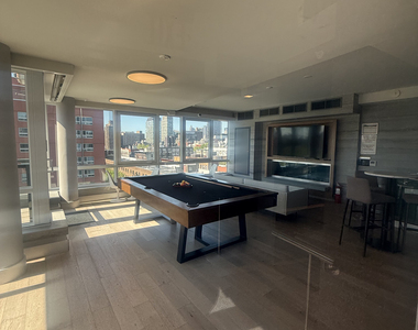 251 East 2nd Street - Photo Thumbnail 18